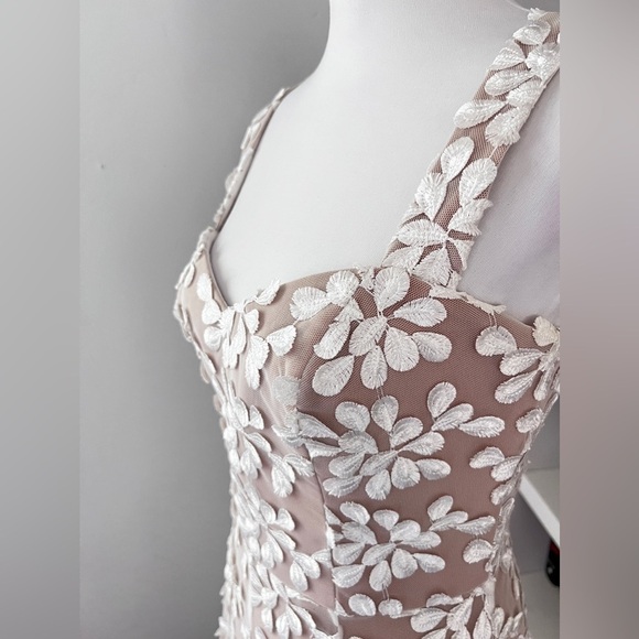 Dress the Population Anabel Semisheer Sweetheart Neck Gown Off White Size M NWT - Picture 6 of 16